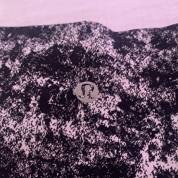 Lululemon leggings in size 4 for $30 - Picture 3 of 4